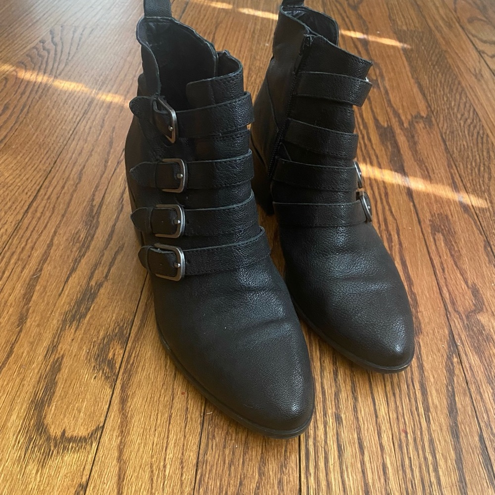 Lucky Brand ankle boot size 7